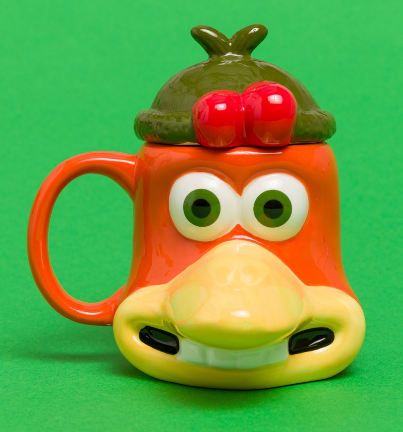 An image of Chicken Run Ginger Mug With Lid