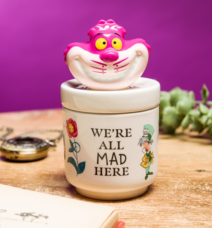 An image of Disney Alice In Wonderland Cheshire Cat Ceramic 14cm Collectors Box