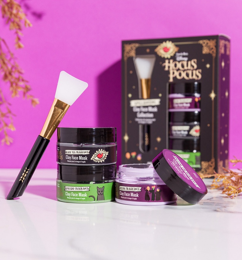 An image of Disney Hocus Pocus Multi Face Mask Set