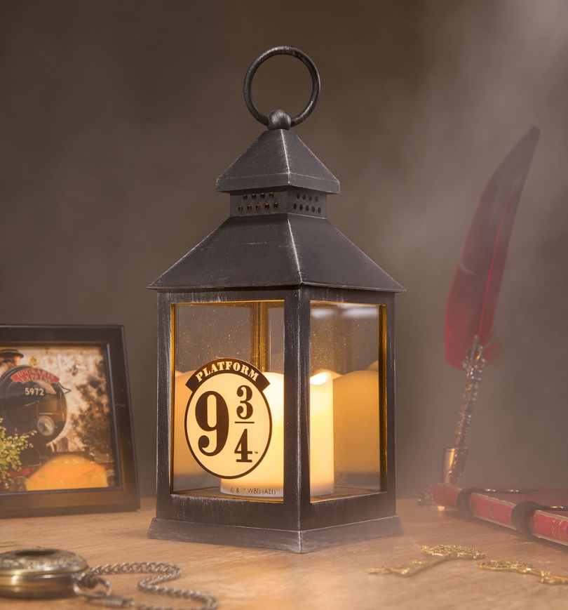 An image of Harry Potter Light Up 9 3/4 Platform Lantern