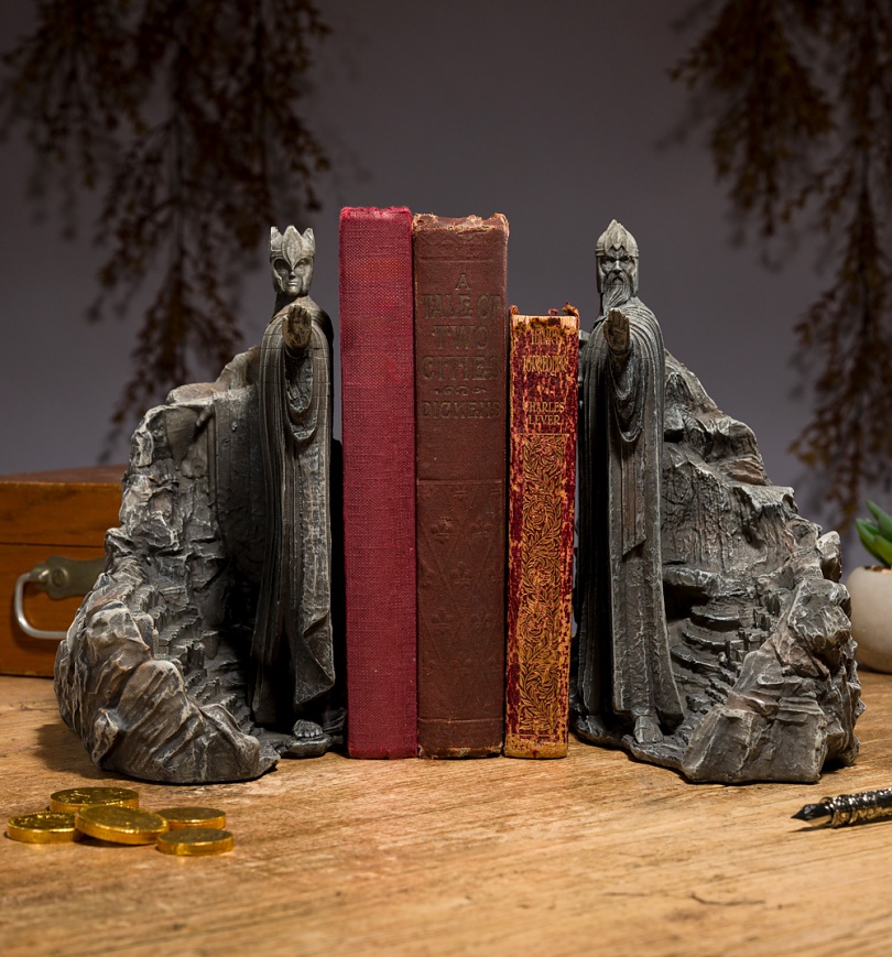 An image of Lord Of The Rings Gates Of Argonath Bookends