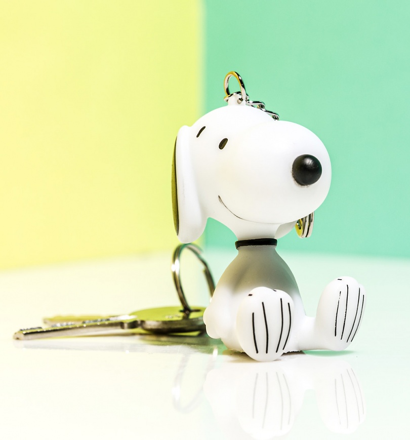 An image of Peanuts Snoopy Light Up Keyring
