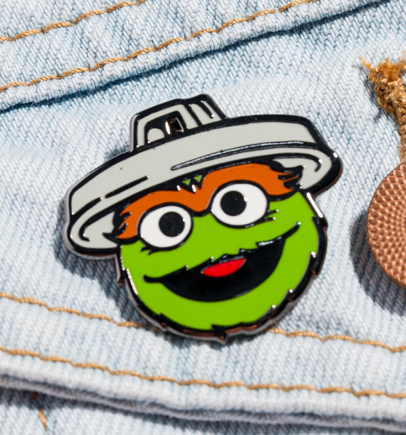 An image of Sesame Street Oscar The Grouch Pin Badge