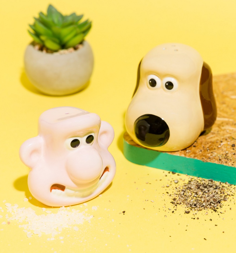 An image of Wallace And Gromit Salt And Pepper Shakers